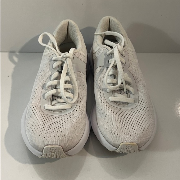 Women's Beyondfeel Running Shoe - Picture 9 of 17